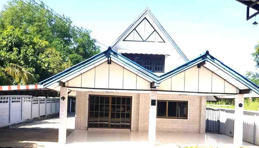 ขายบ้านเดี่ยว 1 ชั้นครึ่ง 135 ตรว. ติดที่ว่าการอำเภอเกษตรวิสัย