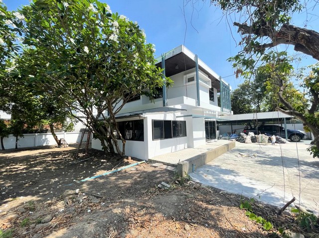 ให้เช่าบ้านเดี่ยว รัชดาภิเษก ที่ดิน 200 ตร.ว พื้นที่ใช้สอย 550 ตร