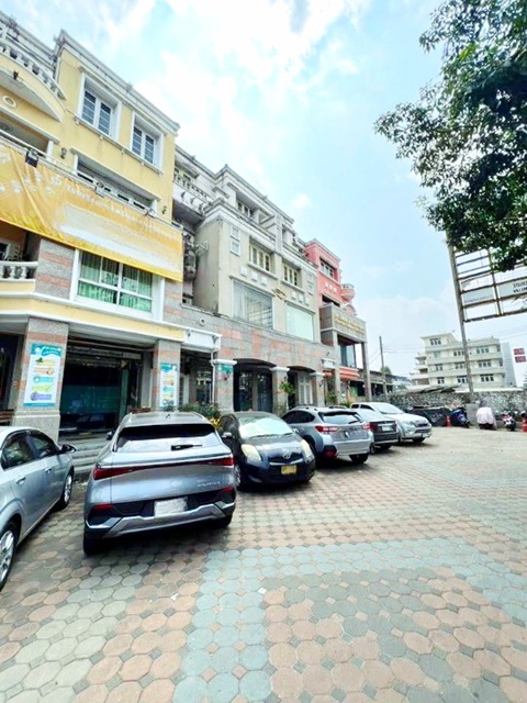 ออฟฟิตใหญ่ 1,257 ตร.ม.MRTบางบำหรุ433ม. เซ็นทรัล ปิ่นเกล้า 7ชั้น