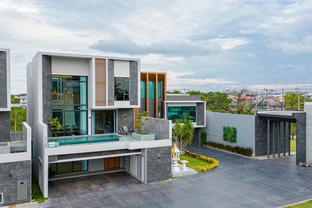 ขายถูกบ้านเดี่ยว 2 ชั้น มบ.ไฮบิวรี่ วัชรพล-รามอินทรา ขนาด 60 ตรว.