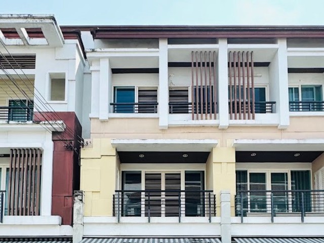 ให้เช่าบ้านกลางเมืองพระราม9-ลาดพร้าว3ชั้น3นอน3น้ำแอร์เฟอร์ฯเช่า25