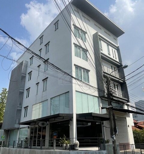 ให้เช่าอาคาร 4.5ชั้น 900 ตรม.พระราม9 ซอย43 พร้อมลิฟต์ ใกล้เดอะไนน