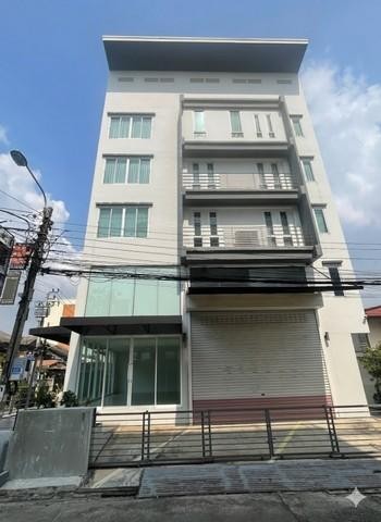 ให้เช่า โฮมออฟฟิศ 4.5ชั้น ใกล้เดอะไนน์ พระราม 9