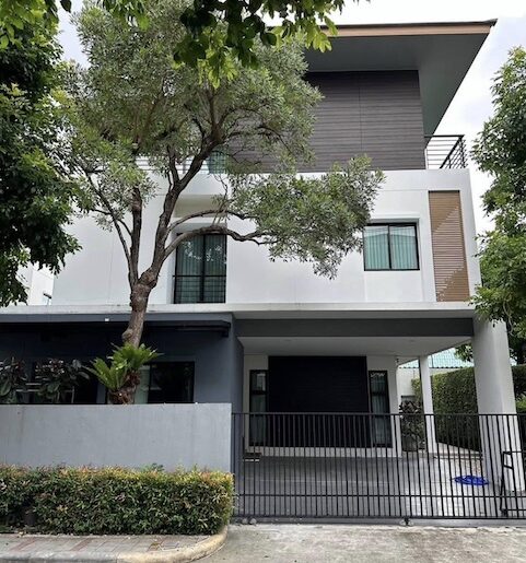 BH3807 ให้เช่าและขาย บ้านเดี่ยว 3 ชั้น โครงการลุมพินี สวนหลวง ร.9