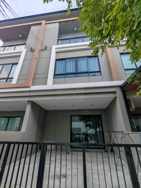 ให้เช่าทาวน์โฮม 3 ชั้น พรีเมียม เพลส พหลโยธิน-รามอินทรา ใกล้BTSสา