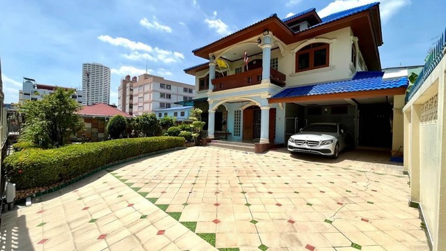 ให้เช่าบ้านเดี่ยว หลังเซ็นทรัลบางนา100 ตร.ว. 4ชั้น 4 ห้องนอน 7ห้อ