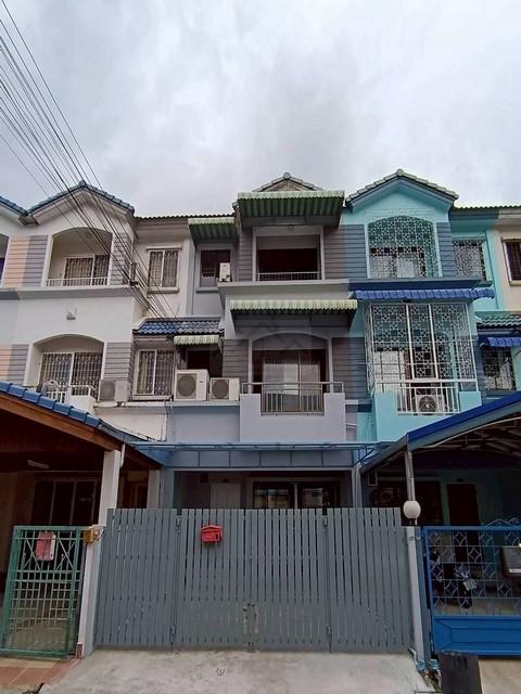 ขายทาวน์โฮม 3 ชั้น บ้านกลางเมือง ซอยพระรามเก้า43 ใกล้ The Nine พร