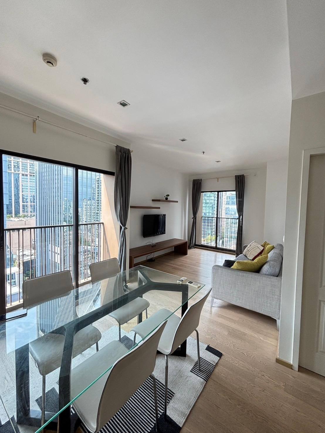 Noble Refine 26 spacious