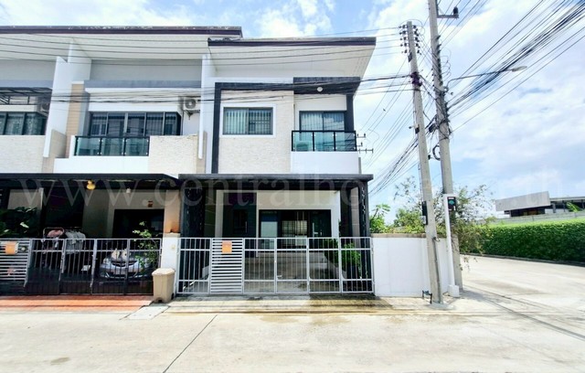 ลดราคาด่วน ทาวน์โฮม ลิฟวิ่ง เรสซิเดนซ์ รังสิต – ราชพฤกษ์ หลังมุม