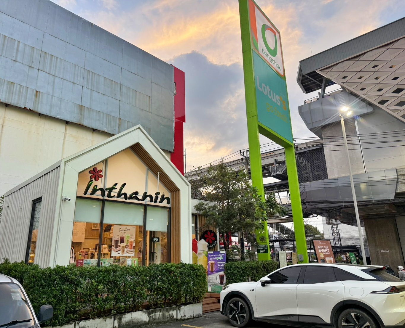 เซ้งด่วนร้านอินทนิล ในปั้มบางจาก ศรีนครินทร์ ปั้มมี traffic ดี