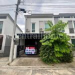 ทาวน์โฮม ฟอร์เร่ ลำลูกกา คลอง 5 หลังมุม หน้าบ้านไม่ชนกับหลังอื่น