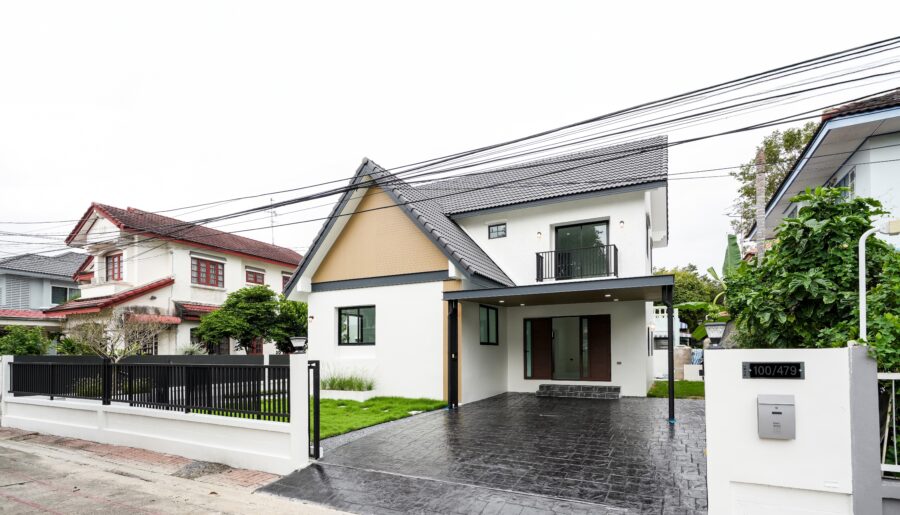 บ้านรีโนเวทใหม่ทั้งหลัง ชลลดา บางบัวทอง