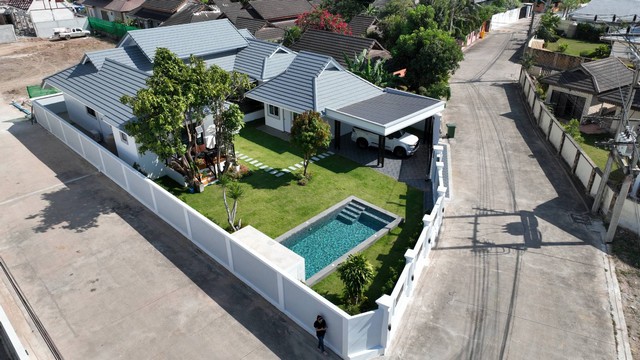 Luxury Pool Villa Pattaya พูลวิลล่าบ้านหรู พัทยา ชลบุรี สยามคันทร
