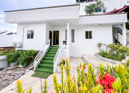 House For Rent 2bed 1bath with communal swimming pool fully furni