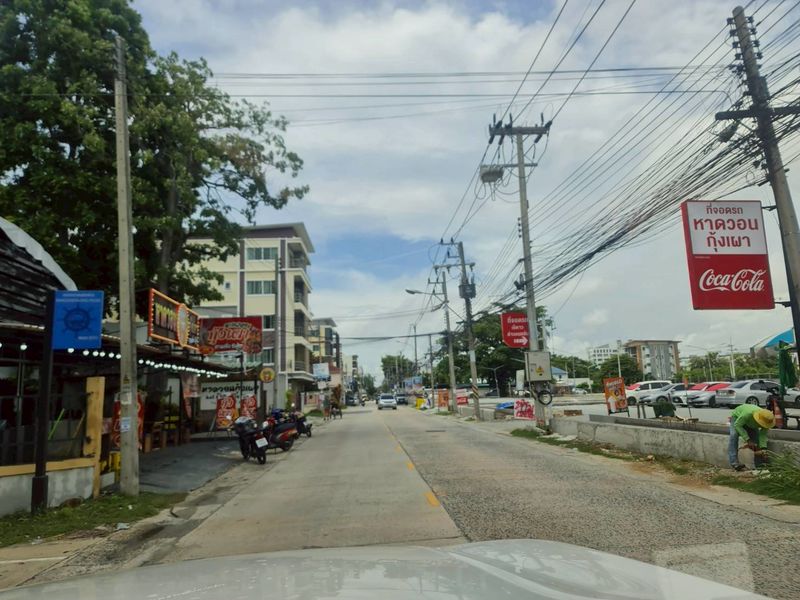 ขายที่ดินพร้อมบ้าน ใกล้หาดวอนบางแสน ราคาดี