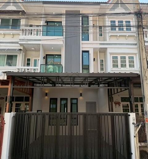 ขายทาวน์โฮม 3 ชั้น เล่นระดับ 22 ตร.ว. ซอยนาคนิวาส 37 ใกล้เลียบด่ว