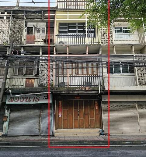 ขายอาคารพาณิชย์ 4 ชั้น 240 ตร.ม. ริมถนนอินทามระ ใกล้ตลาดห้วยขวาง
