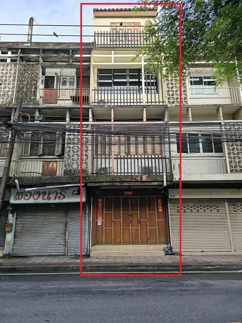 ขายอาคารพาณิชย์ 4 ชั้น 240 ตร.ม. ริมถนนอินทามระ ใกล้ตลาดห้วยขวาง