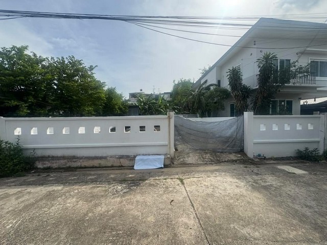 ขายที่ดิน ใกล้ ห้างเดอะมอล์บางกะปิ ใกล้โรงเรียนบ้านบางกะปิ