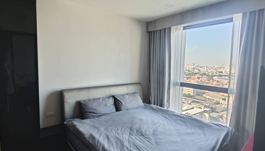Rhythm Sukhumvit 44 spacious