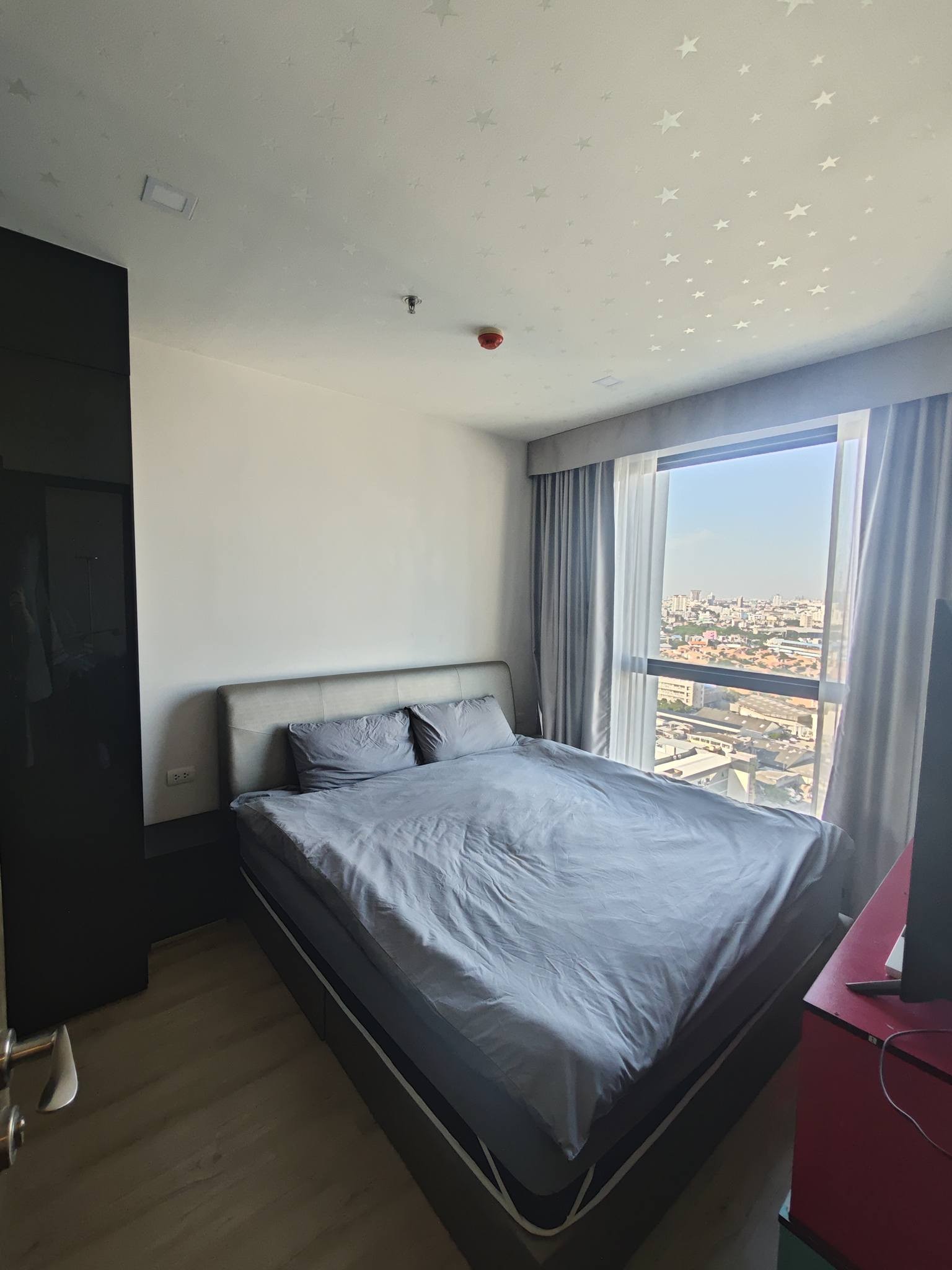 Rhythm Sukhumvit 44 spacious