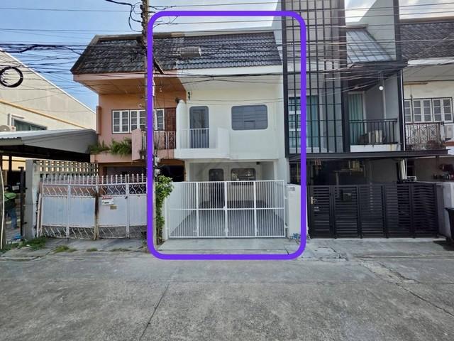 ให้เช่าทาวน์เฮาส์ 2 ชั้น ถนนโชคชัย 4 ซอย 55 ใกล้เซ็นทรัลอีสต์วิลล