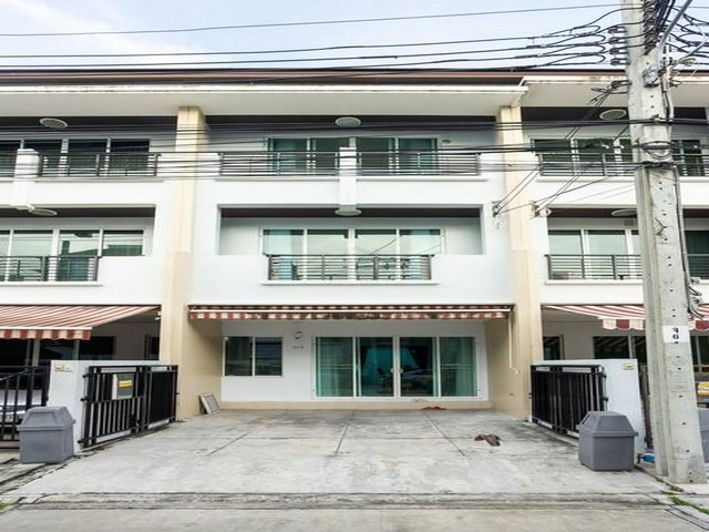 ให้เช่า ทาวน์โฮม 3 ชั้น โครงการ บ้านกลางเมือง ซอยนาคนิวาส 34