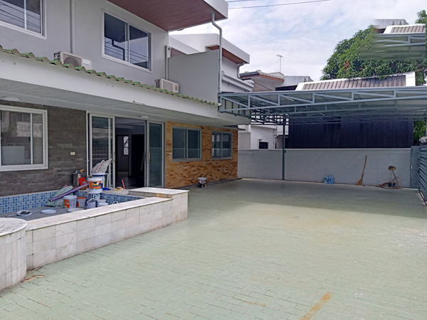 ให้เช่าบ้าน2 ชั้น 99วา 6 ห้องนอน 3 ห้องน้ำ แอร์ ถนน พัฒนาการ