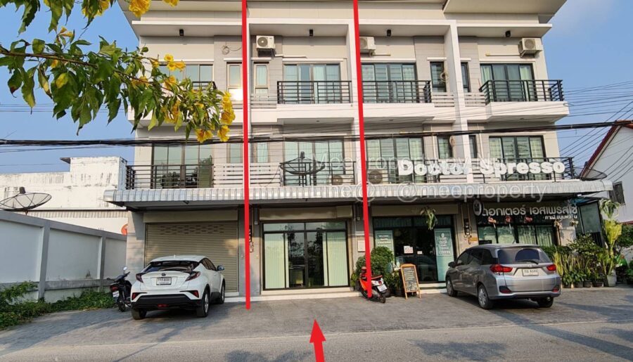 ขายอาคารพาณิชย์ 3 ชั้น พร้อมเข้าอยู่!! ทำเลสุดปัง ใจกลางบ้านฉาง ร
