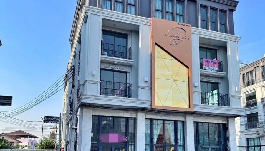 เซ้งร้านเสริมสวย อ่อนนุช 41 ริมถนน หน้าโครงการ The Master