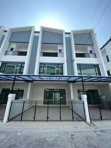 ให้เช่า ทาวน์โฮม 3ชั้น อุดมสุข 39 ( ใกล้ BTS อุดมสุข)