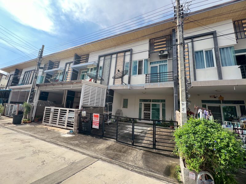 กัสโต้ บางนา-สุวรรณภูมิ ทาวน์โฮม 88/72 ซอย 1