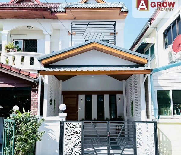 หมู่บ้านมารวย ซอยร่มเกล้า 44 บ้านสวย ตกแต่งครบ พร้อมอยู่