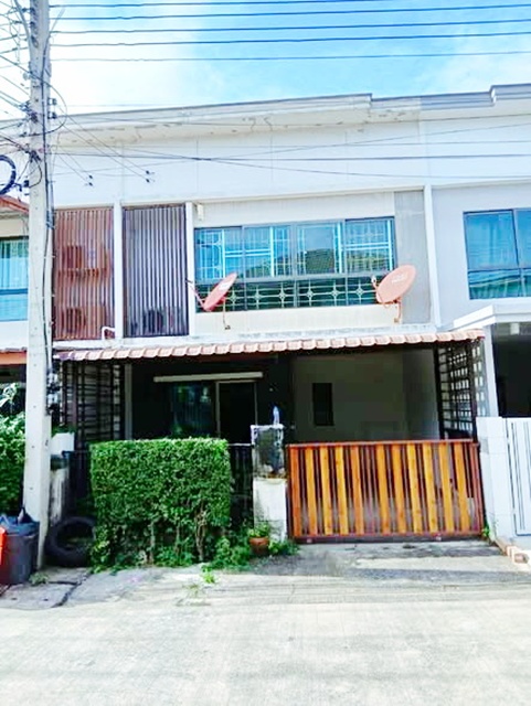 ให้เช่าทาวน์เฮาส์ 2 ชั้น ทำเลบรมราชชนนี สาย ม.มหิดล ศาลายา 900 ม