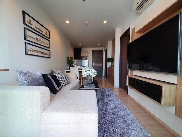 Rhythm Sathorn Taksin clean