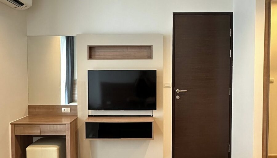 Rhythm Sathorn clean nice