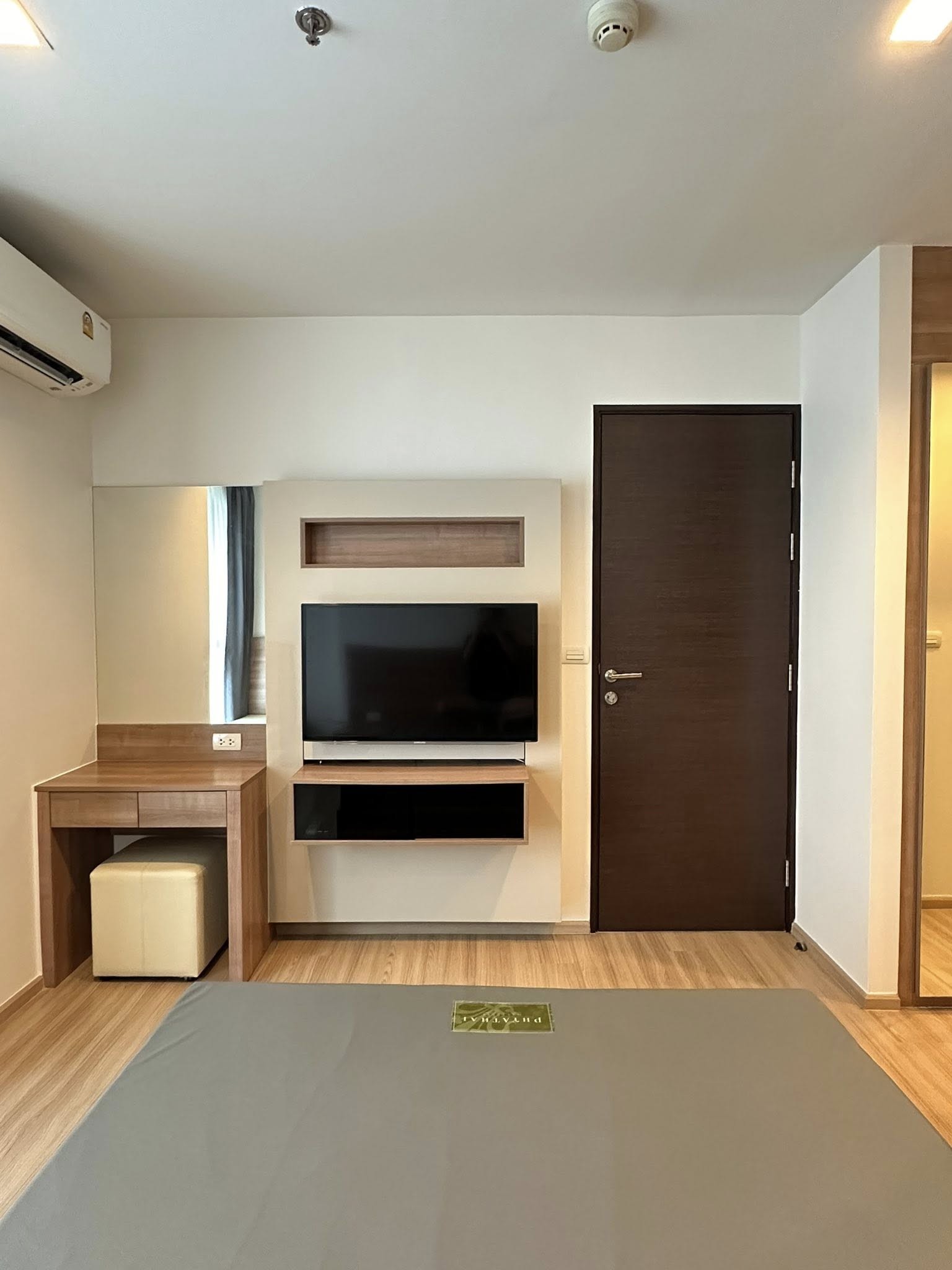 Rhythm Sathorn clean nice