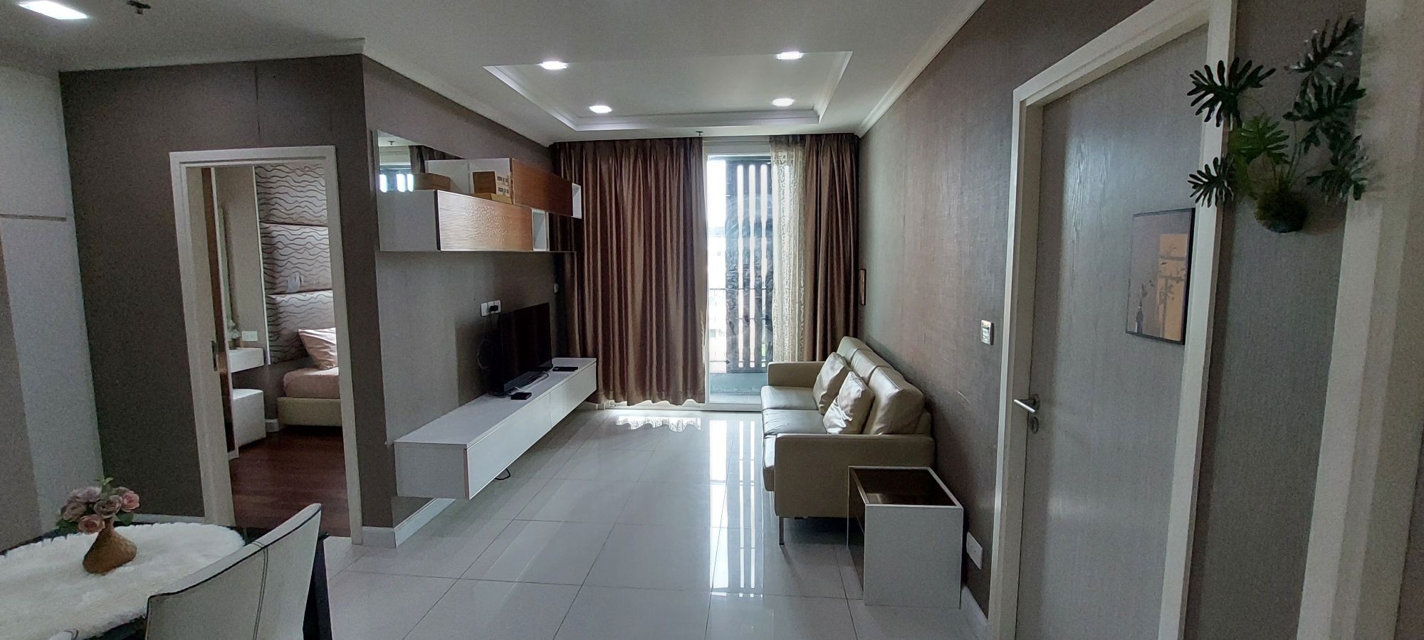 Metropolis Samrong clean
