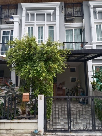 ให้เช่าทาวน์เฮ้าส์ 2 ชั้น ซอยนวมินทร์ 42 หมู่บ้านโกลเด้น ทาวน์