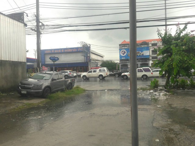 ขายที่ดินในซอย ร่มเกล้า 25/8