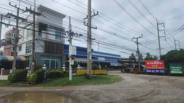 ขายที่ดินพร้อมสิ่งปลูกสร้าง ติดถนนเพชรเกษม อำเภอโพธาราม จังหวัดรา