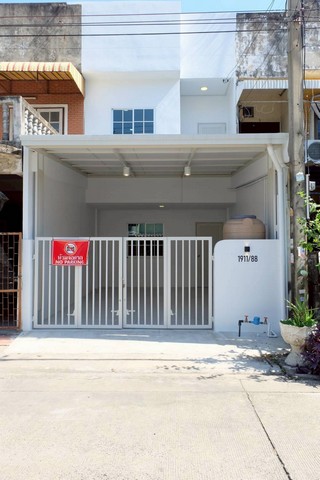 บ้านสินธวงศ์ ซอยอภิชาติ1 บ้านรีโนเวทใหม่ทั้งหลัง พร้อมอยู่