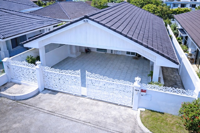 โรงเรียนนวมินทราจินุทิศ 450 ม. บ้านเดี่ยว ใกล้ MRTสัมมากร 200 ม .