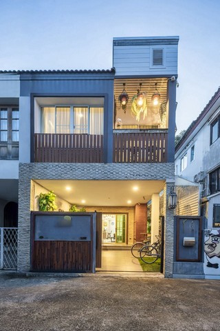 บ้าน 2 ชั้นตกแต่งสไตล์เซน ให้ความหรูหรา เหมือนอยู่โรงแรม สุเทพ
