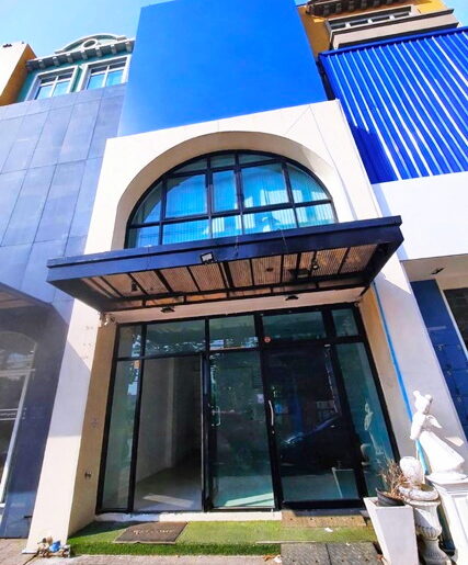 8นอน ใหญ่มาก ให้เช่าอาคารพาณชิย์ 5ชั้น BTSปุณณวิถี 600ม. บน Skywa