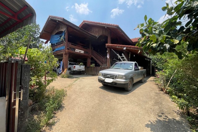 ขายบ้านพักอาศัยครึ่งตึกครึ่งไม้ 2 ชั้น อำเภอแจ้ห่ม จังหวัดลำปาง