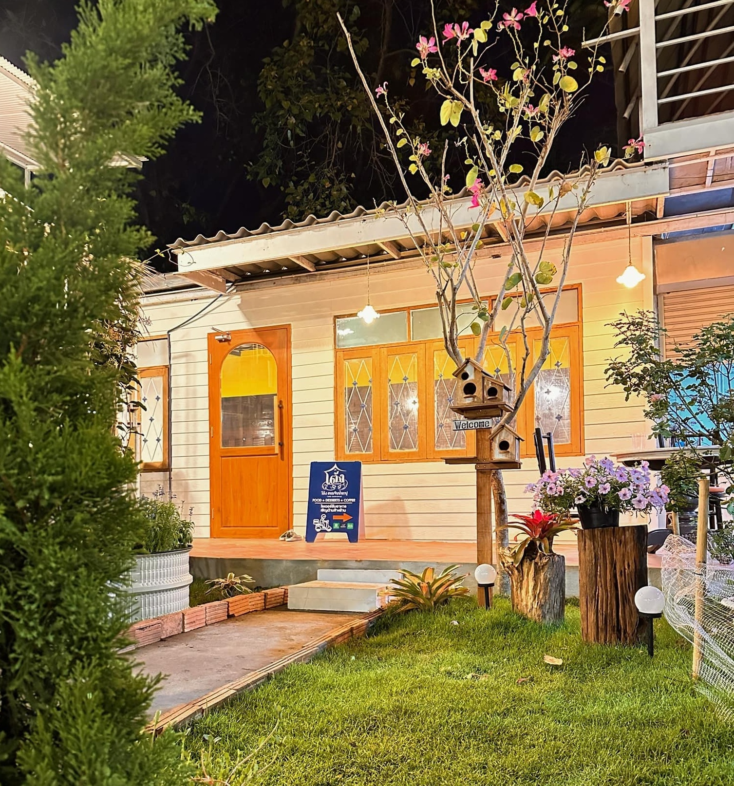 ขายกิจการ ร้านอาหารไทย + คาเฟ่ พร้อมแฟรนไชน์ดัง ย่านตลิ่งชัน