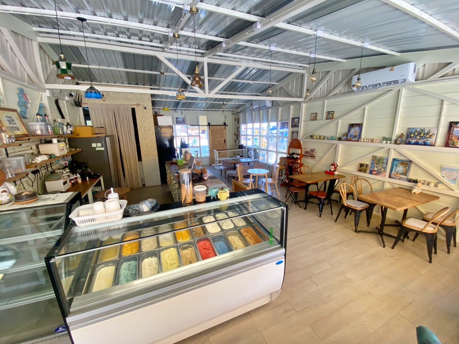 เซ้งโครงสร้างร้านคาเฟ่-อาหาร บ่อวิน ชลบุรี ติดRobinson อยู่ในโครง