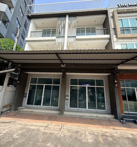 BH3891 ให้เช่าอาคารพาณิชย์ 3 ชั้นใหม่ 2 คูหา เสนา อเวนิว บางกะดี