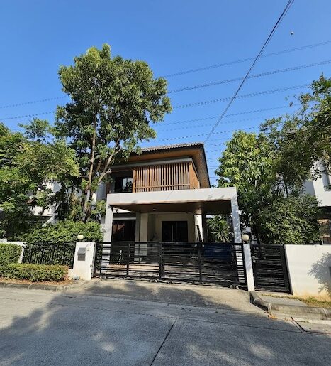 BH3904 ขายและให้เช่าบ้านเดี่ยว โคโม่ พรีโม่ บางนา